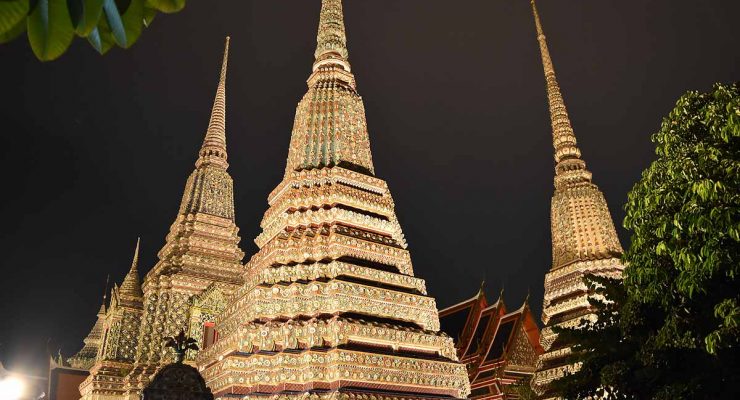 Bangkok temples at night