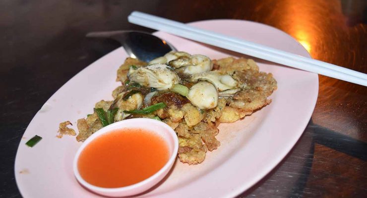 Nai Mong Hoi Thod - oyster omelette
